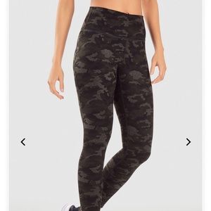 High waisted printed power hold 7/8 leggings